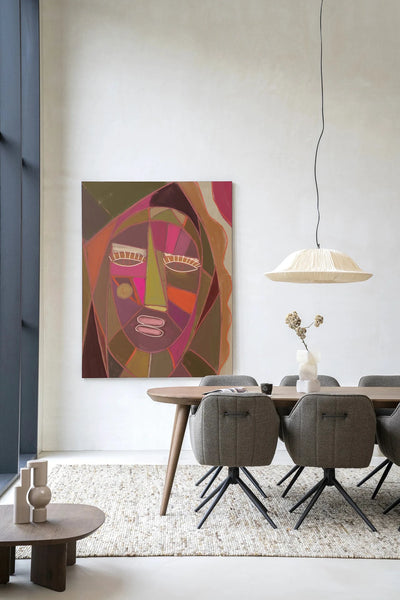 Moderne wanddecoratie van Urban Cotton, kunstprint en wandkleed met kleurrijk ontwerp en glazen details in lijst.