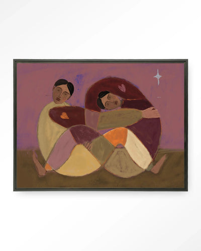 Moderne wanddecoratie met kunstprint en wandkleed van Urban Cotton, abstracte Rolling Sisters in zwart frame, muurkunst voor in huis.