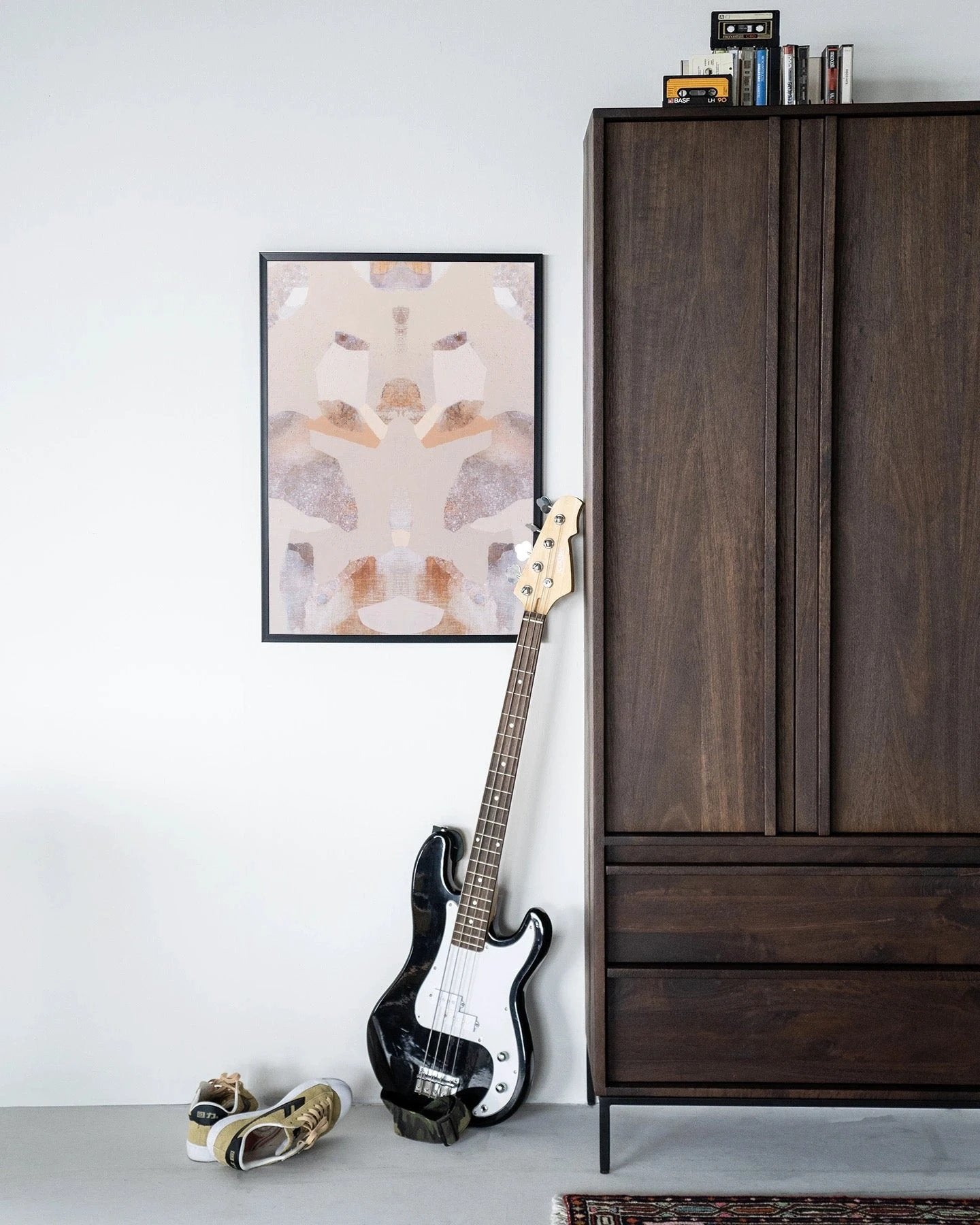 Moderne wanddecoratie met zandvos kunstprint en glasart, ontworpen door Urban Cotton voor een stijlvolle interieuraccent.