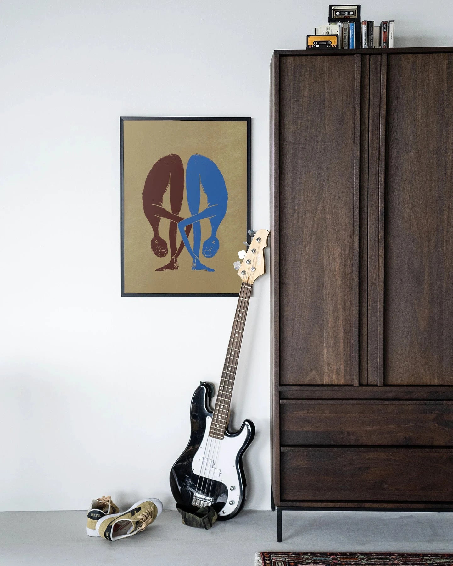 Moderne kunstprint "Soul Stretch" van Urban Cotton met houten frame en zwart glas, wanddecoratie met abstract ontwerp.