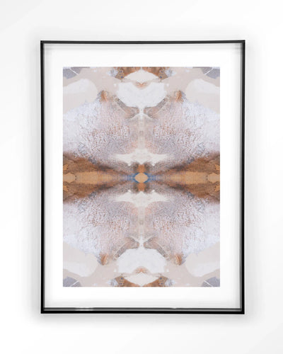 Moderne Spaanse adelaar kunstprint van Urban Cotton met zwart acryl frame, geschikt als wanddecoratie of kunstwerk.