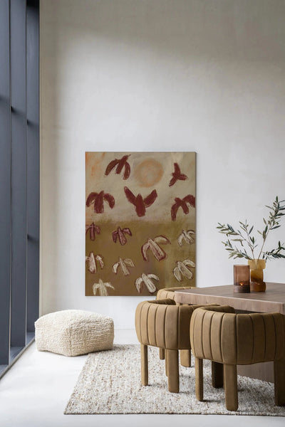 Moderne wanddecoratie van Urban Cotton met kleurrijk Sunbirds kunstwandkleed en glazen artprint voor in huis