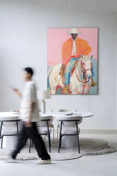 Moderne wanddecoratie van Urban Cotton met The Sheriff kunstprint, glasart en wandkleed in een stijlvolle frame.