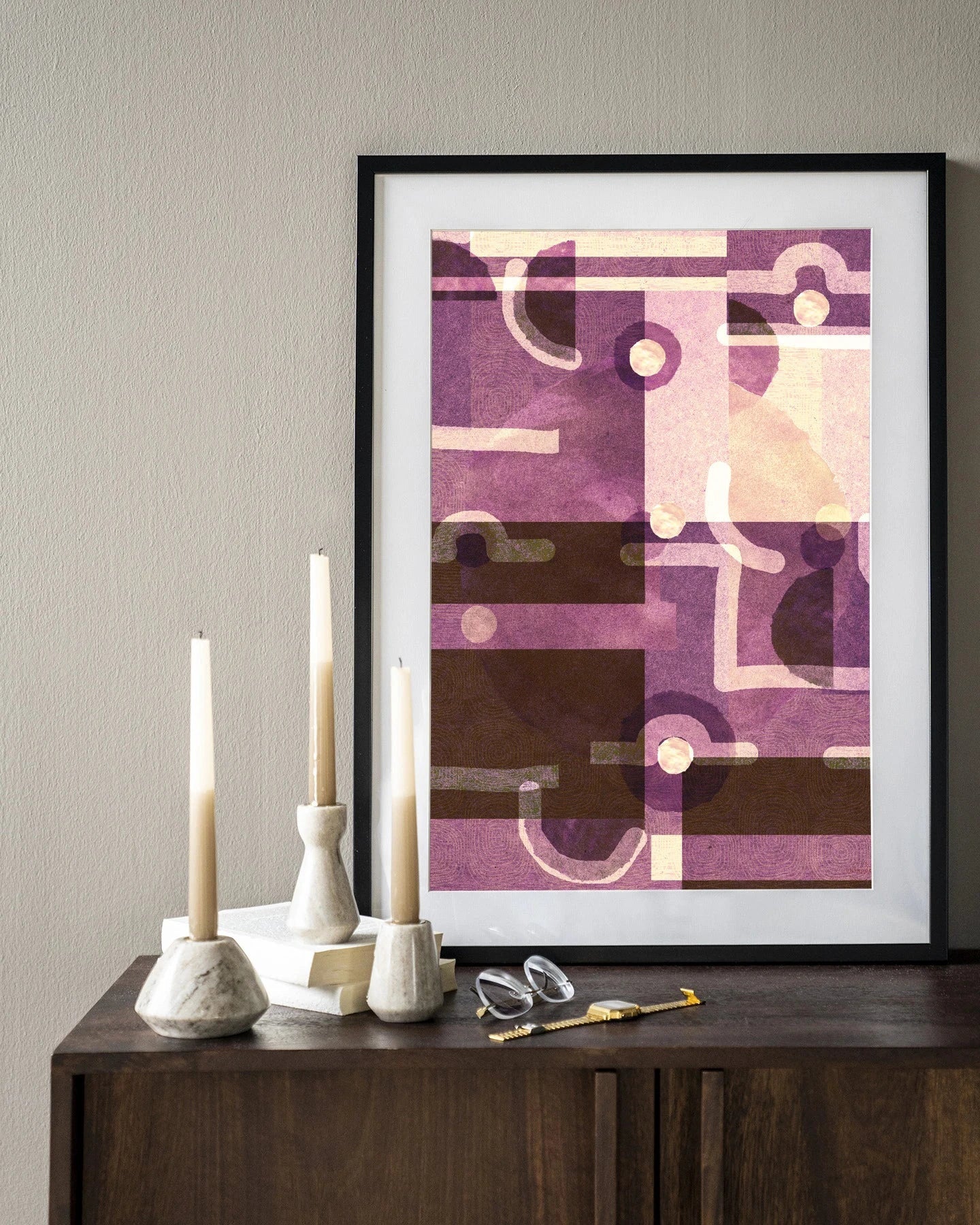 Moderne Tribal Universe kunstprint met houten lijst en zwart glas, wanddecoratie van Urban Cotton, abstract en kleurrijk design.