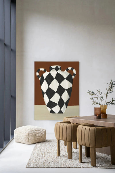 Moderne wanddecoratie met Vivid Vase 01 kunstprint van Urban Cotton, glasart en wandkleed met levendige kleuren en abstract design.