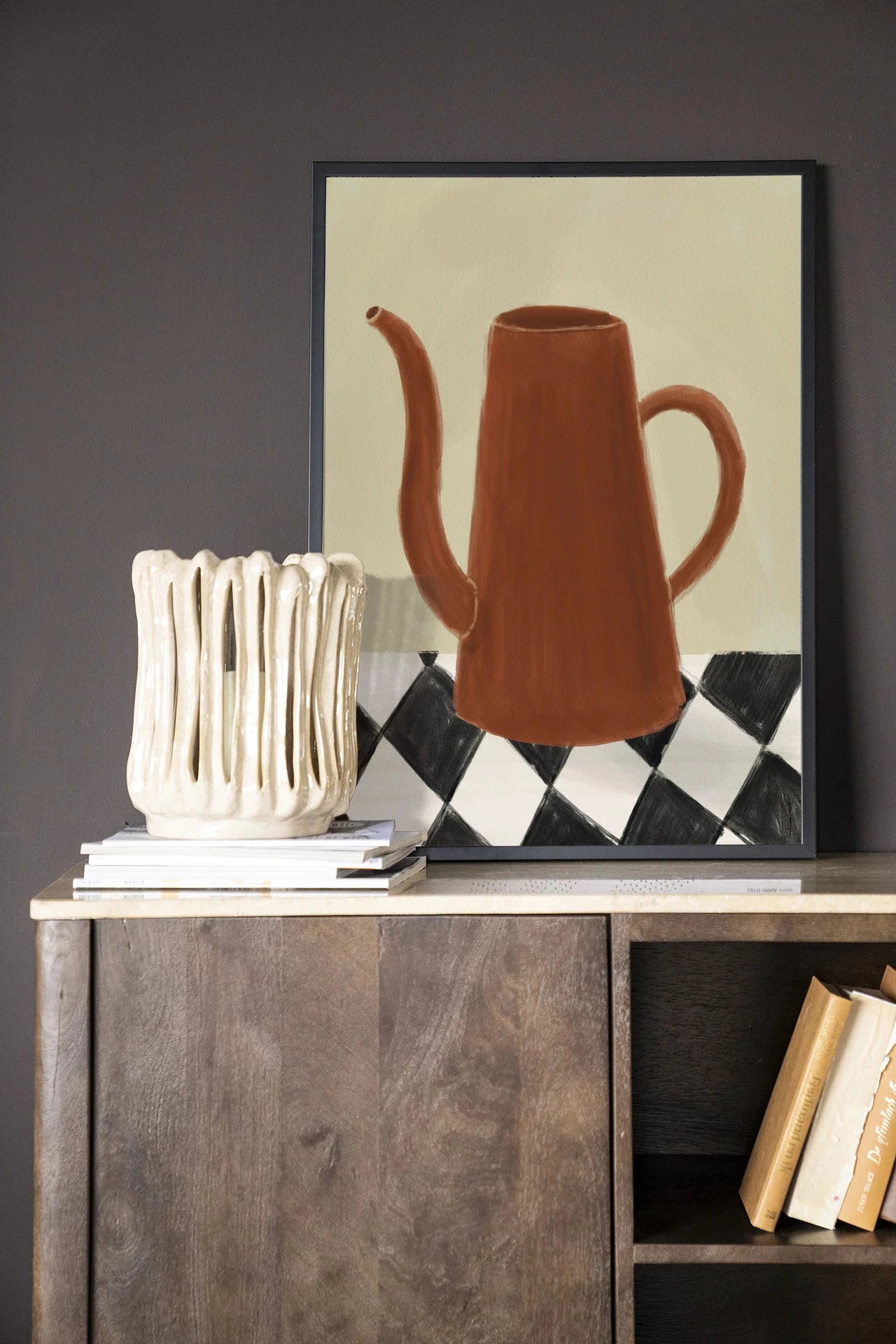 Moderne wanddecoratie Vivid Vase 02 van Urban Cotton, kunstprint met glazen kunst en houten lijst in zwart.
