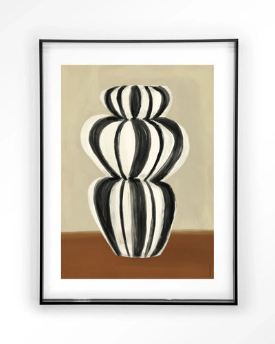 Moderne wanddecoratie met kunstprint van de Vivid Vase 03 van Urban Cotton, ingelijst in zwart acryl.