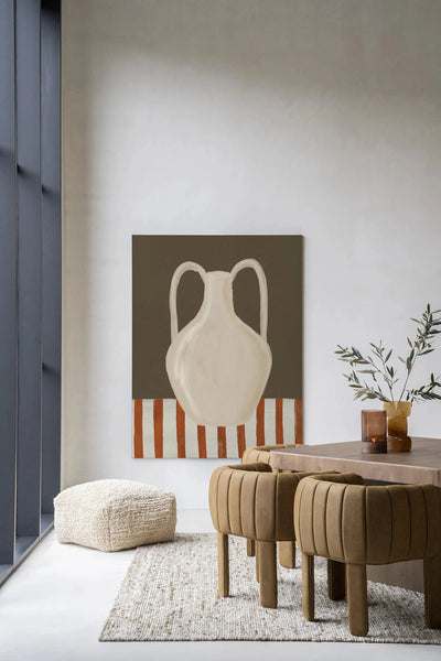 Moderne wanddecoratie met Vivid Vase 06 kunstprint, glasart en wandkleed in frame, van Urban Cotton.