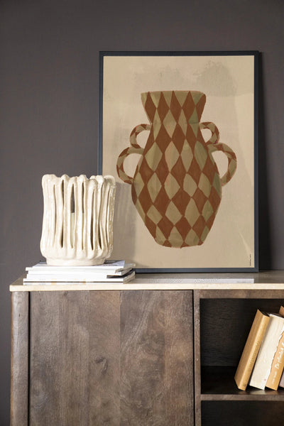 Moderne wanddecoratie met Vivid Vase 08 kunstprint in houten lijst, zwart glazen kunstwerk en wandkleed van Urban Cotton