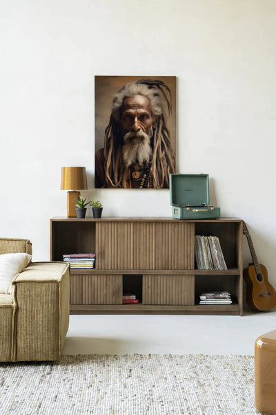 Moderne kunstwanddecoratie van Urban Cotton met afbeelding van wijze man, glasart en wandkleed voor stijlvolle interieurversiering