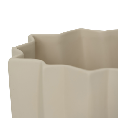 Vaas Uli by Urban Nature Culture