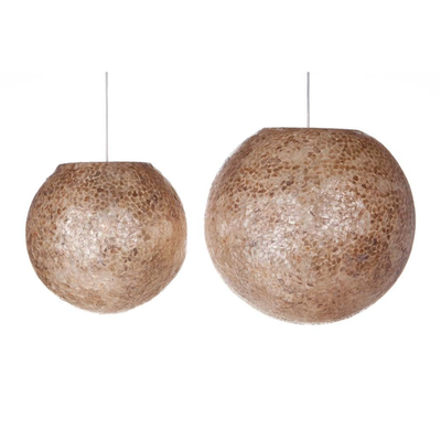 Hanglamp Wangi Gold Ball in twee maten by VillaFlor