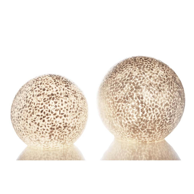 Tafellamp Wangi White Ball in twee maten by VillaFlor