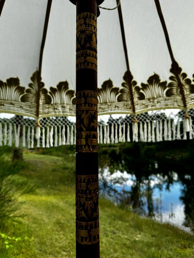 Parasol Bali Nusa Penida | Crème/Goud 250cm by Wild'nChic